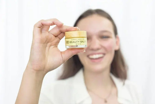 Fall-Skincare-Tips-How-to-Keep-Skin-Healthy-During-Back-to-School-Season Simple Body