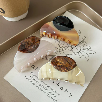 Vintage Hair Clips - Image 4